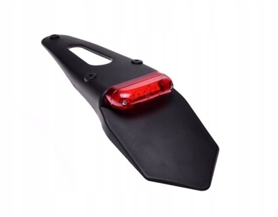 AM9901 LAMPA TYLNA CZERWONA Z BŁOTNIKIEM-70789